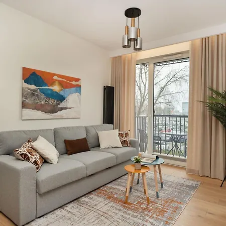 Stylish In With Balcony By Renters *