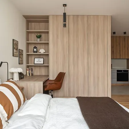 Апартаменти Stylish In With Balcony By Renters Ожарув-Мазовецький