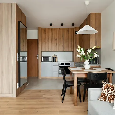 Stylish In With Balcony By Renters Апартаменти Ожарув-Мазовецький
