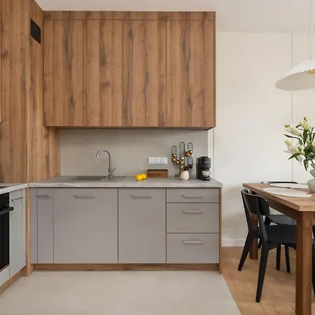 Stylish In With Balcony By Renters Апартаменти Ожарув-Мазовецький