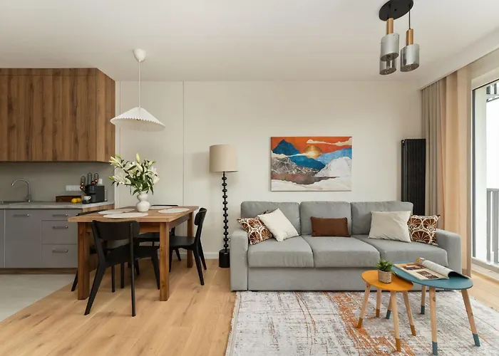 Stylish In With Balcony By Renters