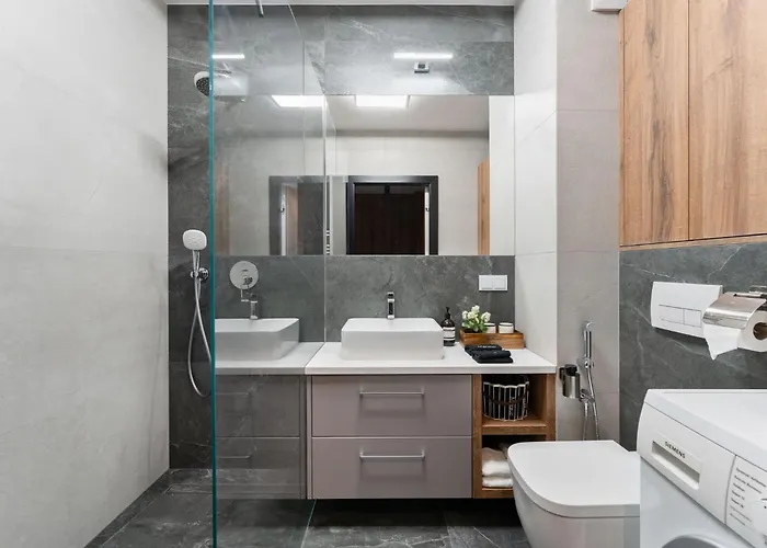 Stylish In With Balcony By Renters *